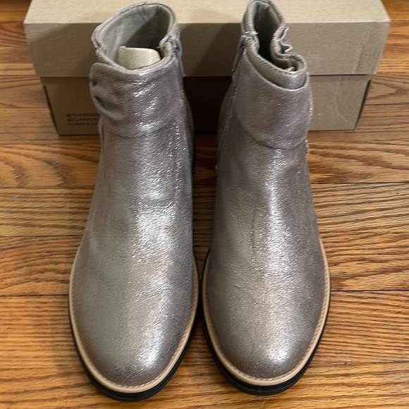 Clarks Sharon Salon Boot Pewter Metallic 8M NWT - Picture 4 of 10